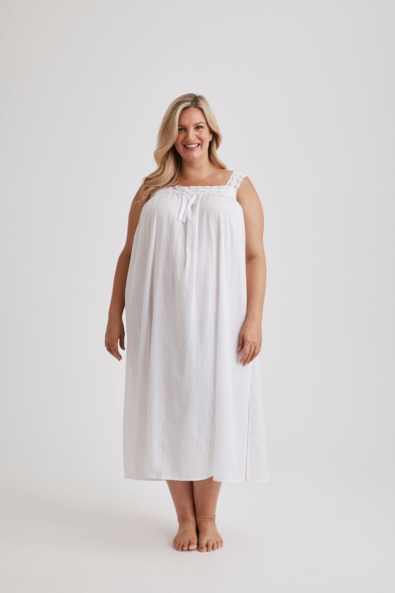 Deborah - Nightie - Mid Length - White