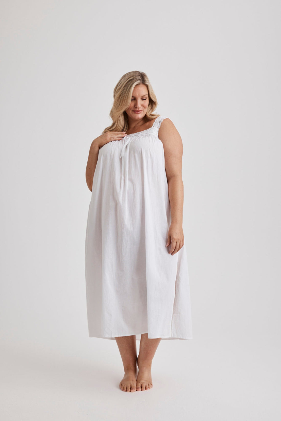 Deborah - Nightie - Mid Length - White