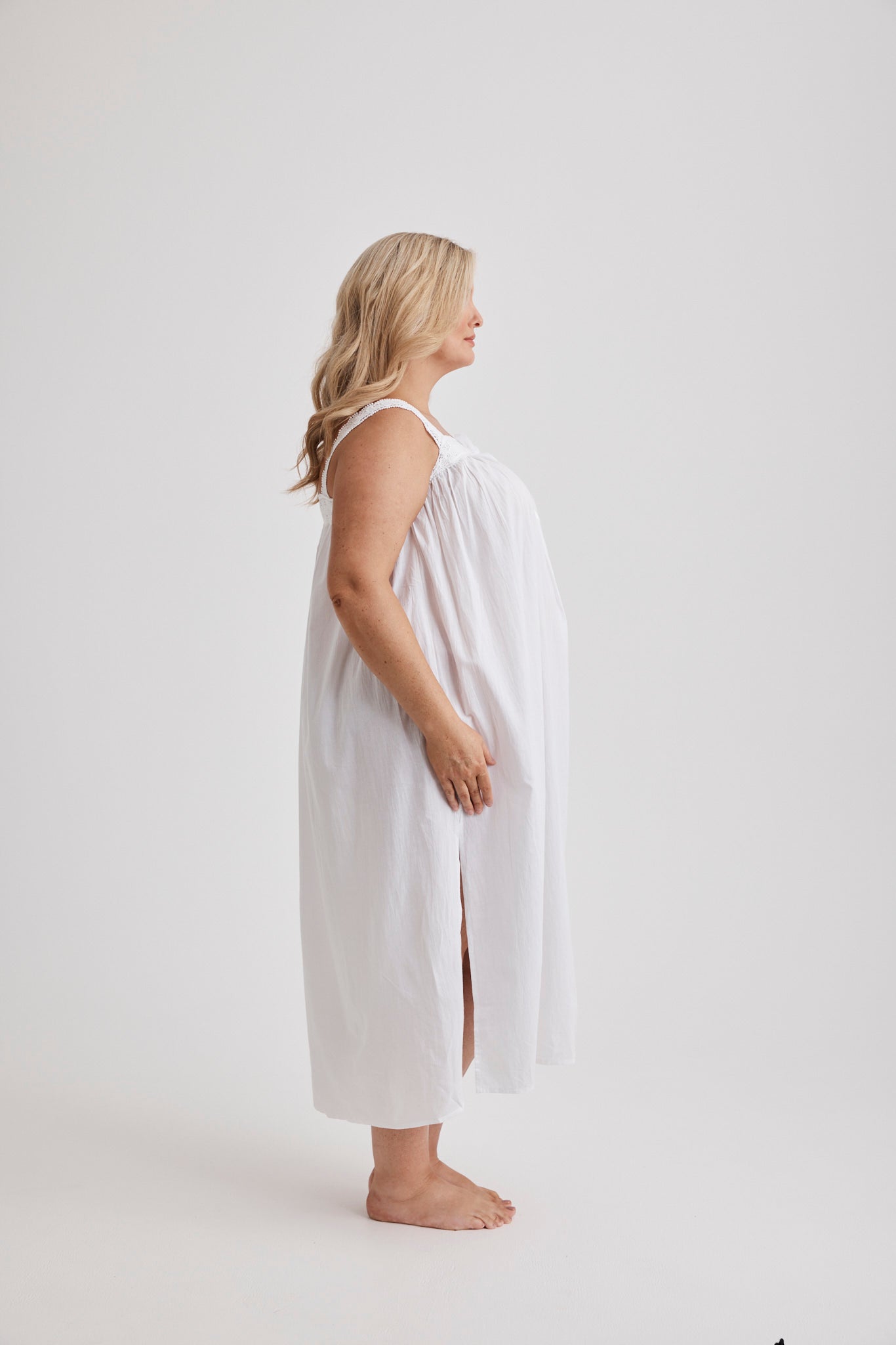 Deborah - Nightie - Mid Length - White