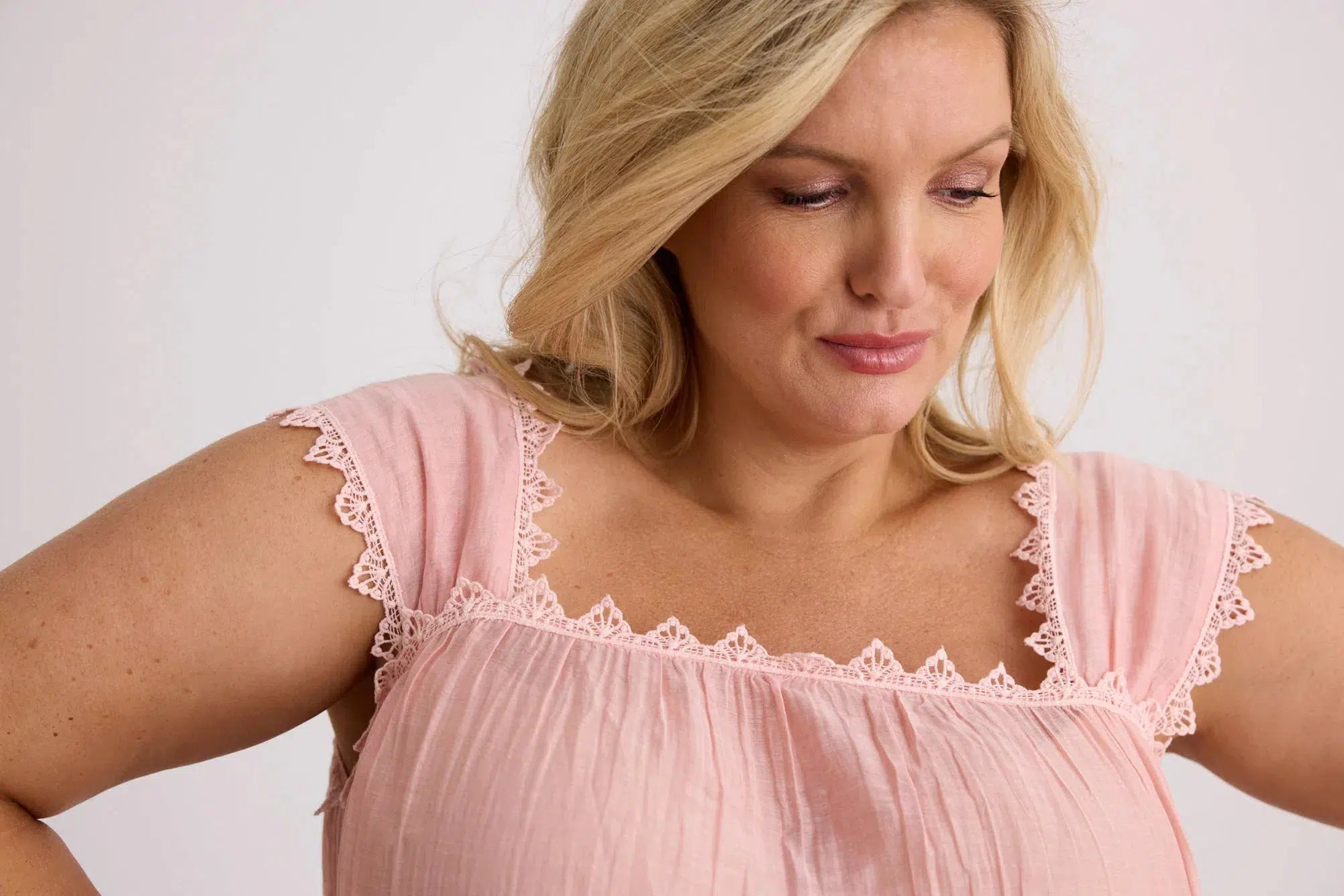 Grace - Nightgown - Knee Length - Pink-Nightdress | XS- | Hank & Hera