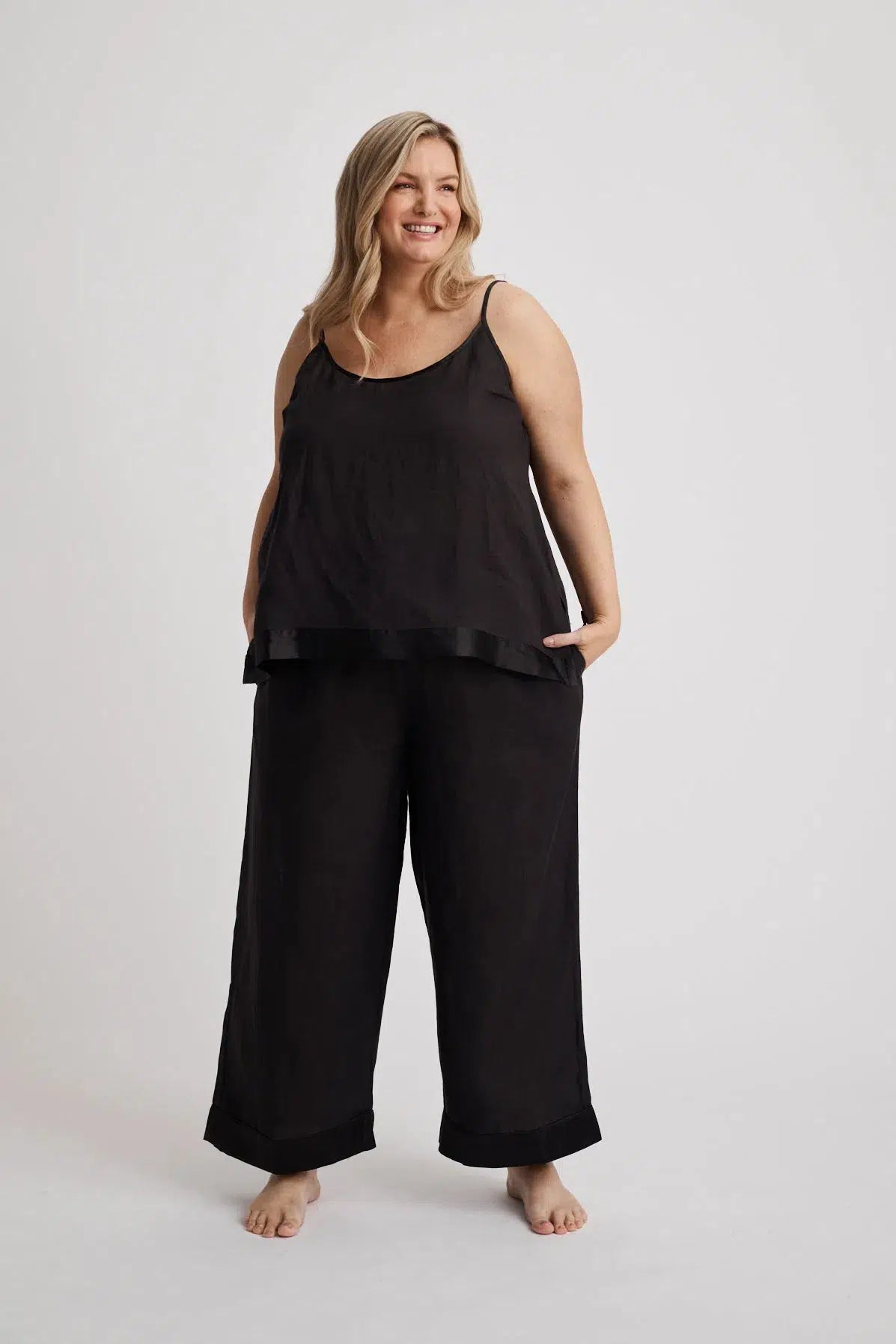 Sara - Camisole - Black-Camisole | XS- | Hank & Hera