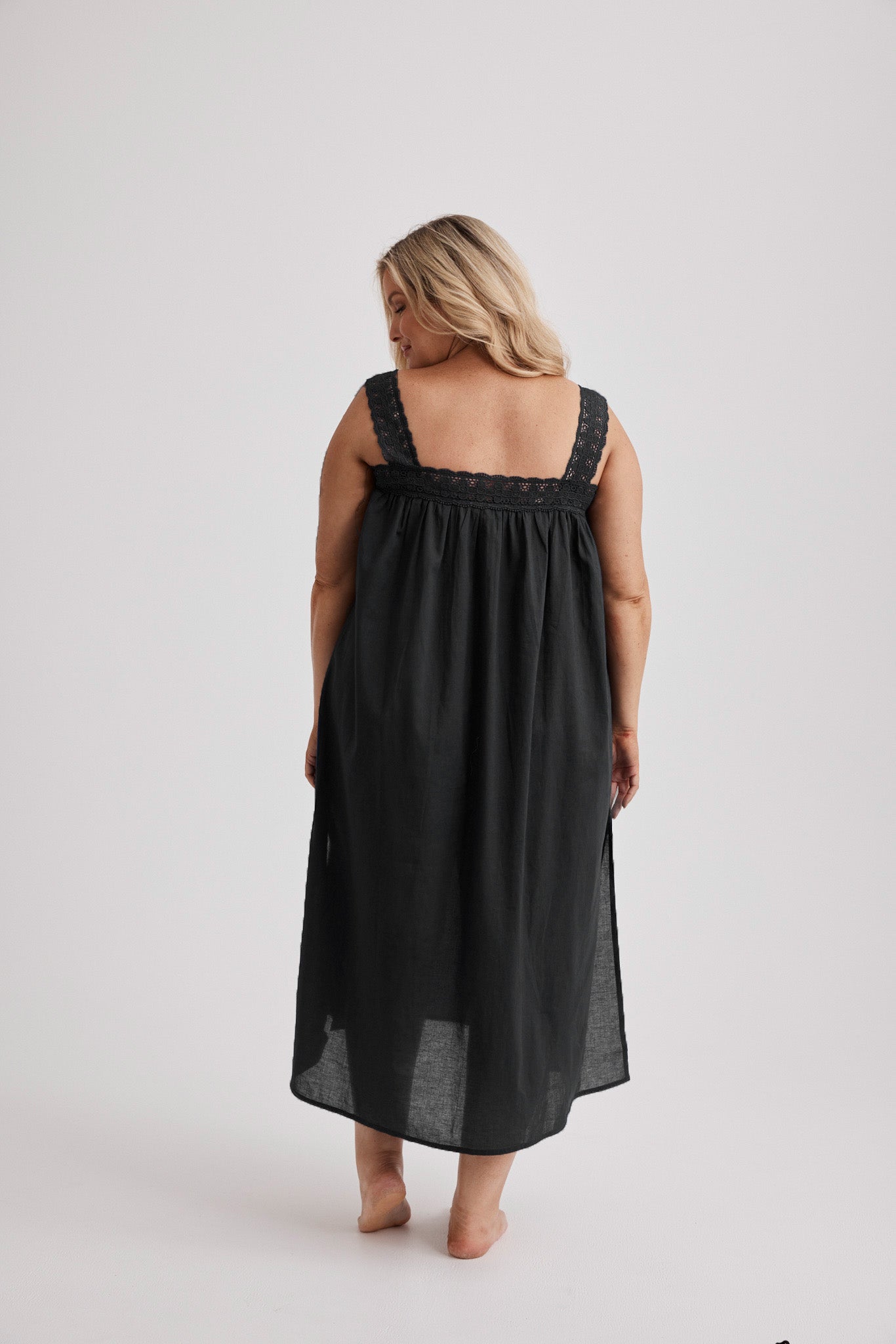 Deborah - Nightie - Mid Length - Black